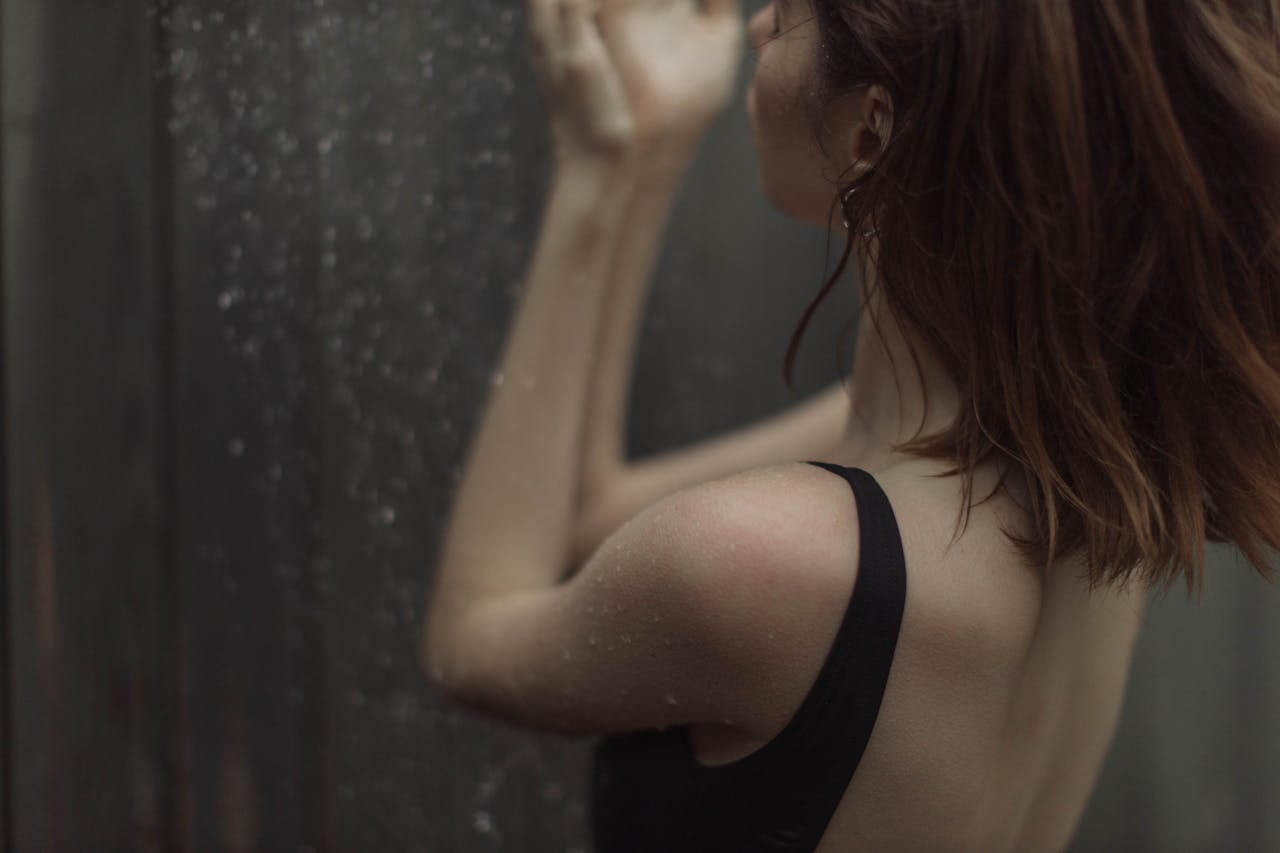 Use a Shower Head Water Filter For Better Skin, Hair & Health